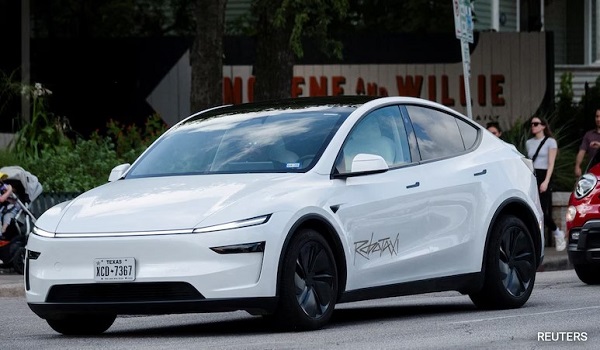 Tesla Robotaxi แท็กซี่ไร้คนขับ 