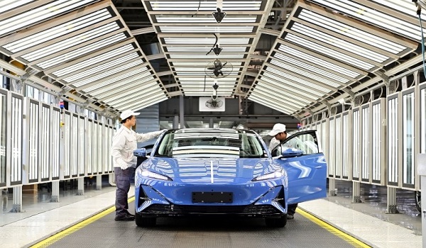 ฮ่องกงผลักดันฐานประกอบ EV หารือค่ายรถยนต์ใหญ่จีนสู้เศรษฐกิจซบ
